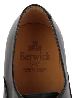 Berwick 1707 | Scarpa Oxford Uomo Box Calf><noscript><img width=